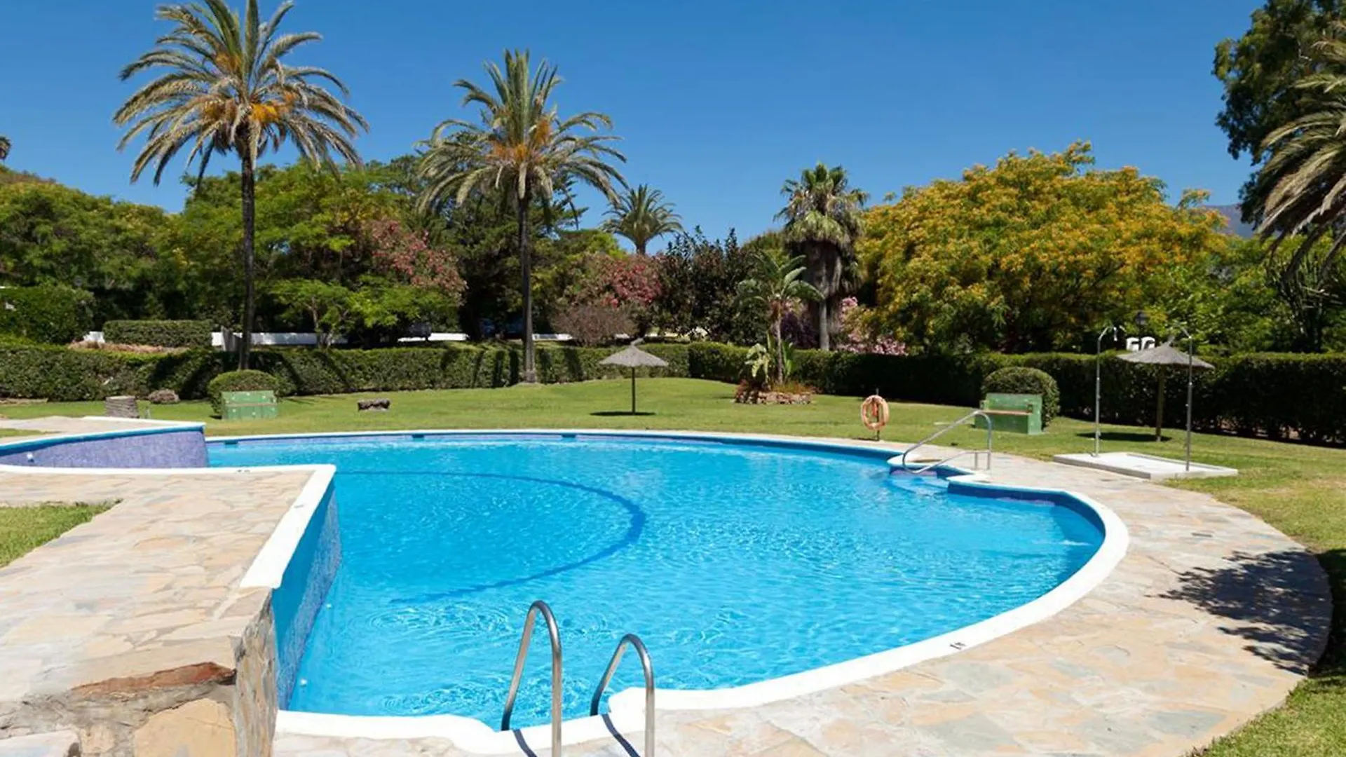 Beachhouse Galore Estepona 0*,